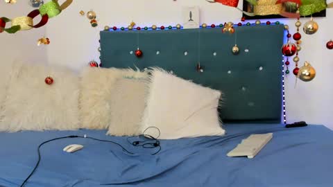 Snapshot of max_and_peter chatting on 12/10/24, 10:26 max_and_peter online show from 12/10/24, 10:26