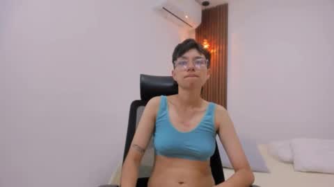 Max  online show from 12/18/25, 11:49