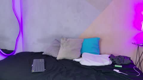 Snapshot of max_cumpower72 chatting on 09/28/25, 08:47 max_cumpower72 online show from 09/28/25, 08:47
