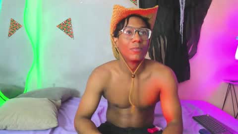 Snapshot of max_cumpower72 chatting on 10/18/25, 05:35 max_cumpower72 online show from 10/18/25, 05:35