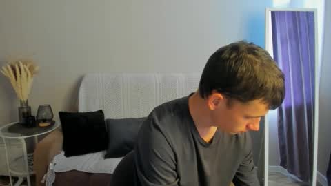 Snapshot of max_foks chatting on 09/17/25, 04:47 Max online show from 09/17/25, 04:47