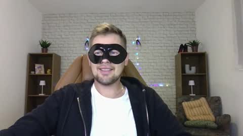 Snapshot of max_mila_888 chatting on 09/14/25, 06:40 Max Aliya online show from 09/14/25, 06:40