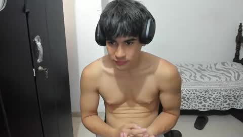 Max online show from 09/16/25, 01:45