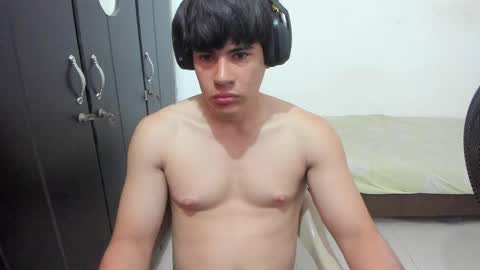 Snapshot of max_miller66 chatting on 04/04/26, 04:26 Max online show from 04/04/26, 04:26