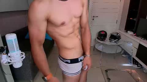 Snapshot of max_russell chatting on 03/09/25, 11:36 Former Porn Star online show from 03/09/25, 11:36