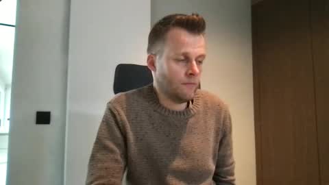 Max take off clothes online show from 12/02/24, 10:07