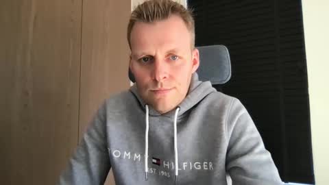 Max take off clothes online show from 01/27/25, 10:38