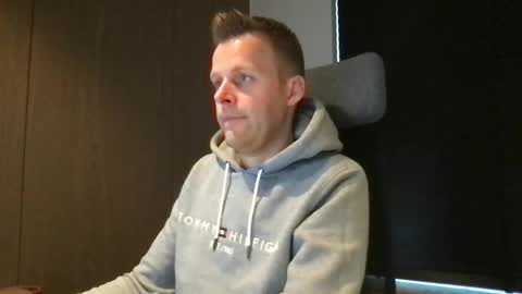 Max take off clothes online show from 01/28/25, 07:43