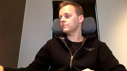 Max take off clothes online show from 02/20/25, 07:23