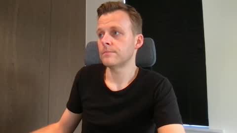 Max take off clothes online show from 02/21/25, 07:56