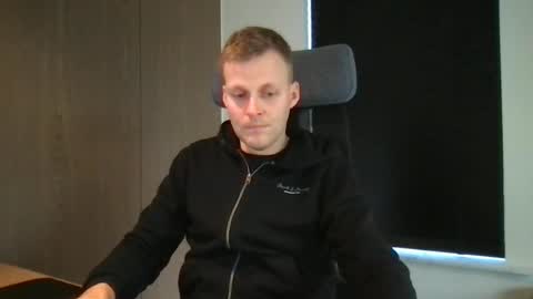 Max take off clothes online show from 02/24/25, 01:10