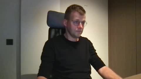 Max take off clothes online show from 02/24/25, 06:58