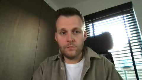 Max take off clothes online show from 03/03/25, 06:48