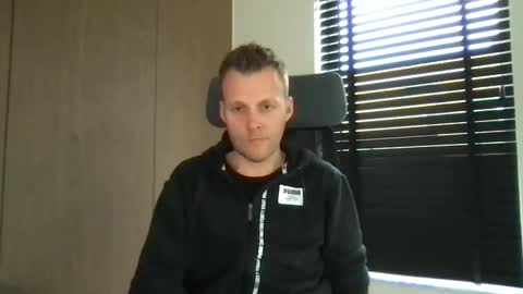 Max take off clothes online show from 03/11/25, 08:41