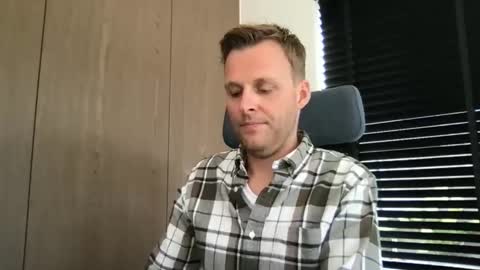 Max take off clothes online show from 09/30/25, 09:25