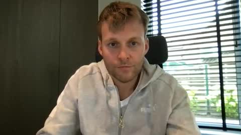 Max take off clothes online show from 10/07/25, 08:44