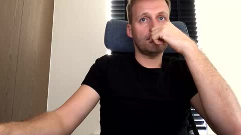 Max take off clothes online show from 11/07/25, 09:09