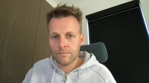 Snapshot of max_straight_1 chatting on 03/27/26, 09:21 Max take off clothes online show from 03/27/26, 09:21