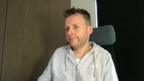 Snapshot of max_straight_1 chatting on 03/30/26, 07:09 Max take off clothes online show from 03/30/26, 07:09