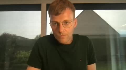 Snapshot of max_straight_1 chatting on 05/05/26, 05:54 Max take off clothes online show from 05/05/26, 05:54