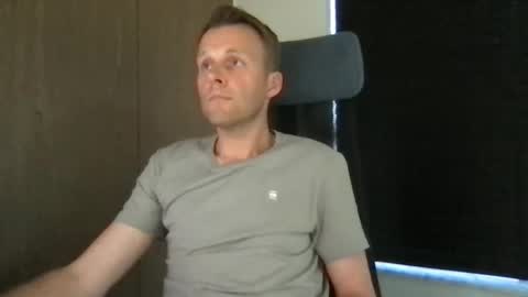 Snapshot of max_straight_1 chatting on 05/22/26, 01:39 Max take off clothes online show from 05/22/26, 01:39