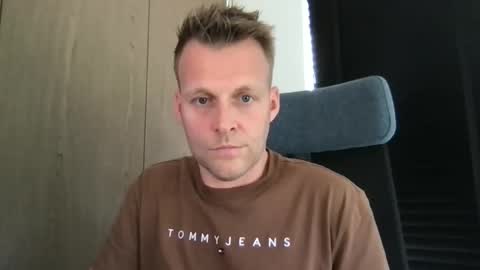 Snapshot of max_straight_1 chatting on 06/01/26, 08:38 Max take off clothes online show from 06/01/26, 08:38