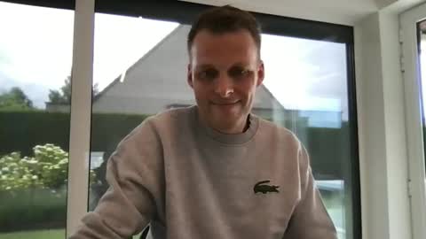 Snapshot of max_straight_1 chatting on 06/04/26, 09:15 Max take off clothes online show from 06/04/26, 09:15