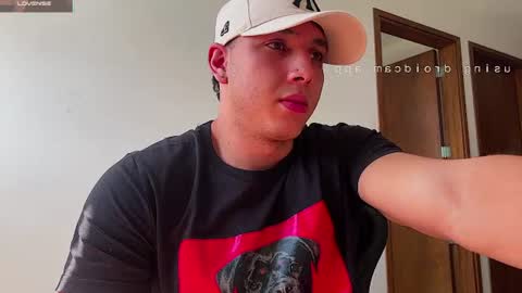 max_valiant1 online show from 06/14/26, 03:03