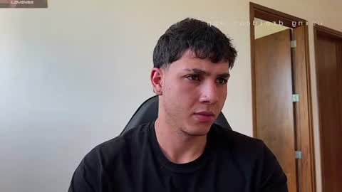 max_valiant1 online show from 06/20/26, 07:38