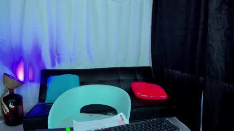 MAX     online show from 02/14/25, 04:09