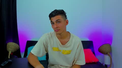 MAX     online show from 10/09/25, 05:38