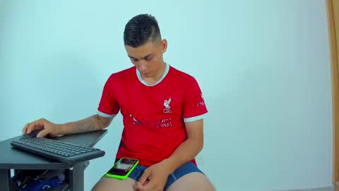 MAX     online show from 05/08/26, 08:52