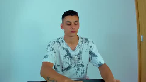 MAX     online show from 06/24/26, 04:39