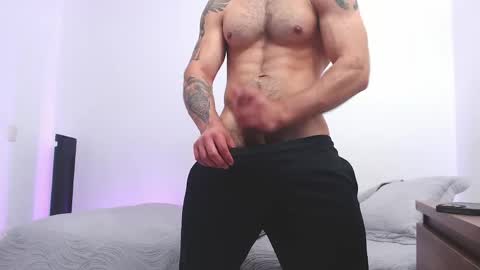 max_xl_ online show from 04/28/26, 01:37