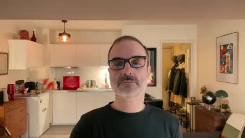 Snapshot of maxbow chatting on 01/16/25, 11:58 Max Mikado online show from 01/16/25, 11:58