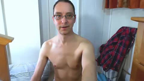 Max Davies online show from 03/18/26, 08:34