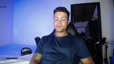Snapshot of maxi_mux1 chatting on 02/07/25, 11:45 MAXI online show from 02/07/25, 11:45
