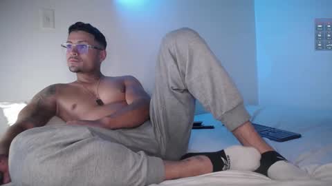Snapshot of maxi_mux1 chatting on 03/11/25, 06:21 MAXI online show from 03/11/25, 06:21