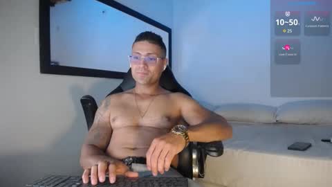 Snapshot of maxi_mux1 chatting on 09/16/25, 04:35 MAXI online show from 09/16/25, 04:35