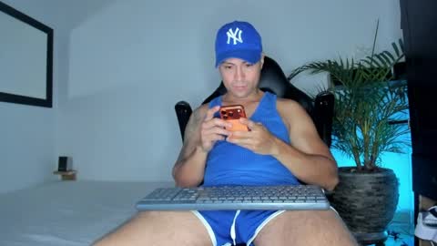 Snapshot of maxi_mux1 chatting on 03/30/26, 06:47 MAXI online show from 03/30/26, 06:47