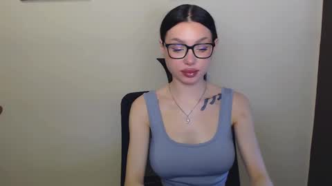 Snapshot of maxi_sweetheart chatting on 01/14/25, 08:20 Joanna online show from 01/14/25, 08:20