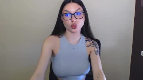 Snapshot of maxi_sweetheart chatting on 02/25/25, 01:17 Joanna online show from 02/25/25, 01:17
