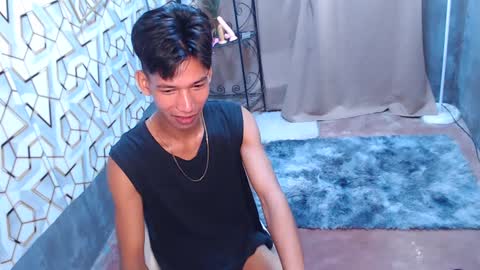 Snapshot of maxiebunny99 chatting on 02/03/25, 11:05 Reyn online show from 02/03/25, 11:05