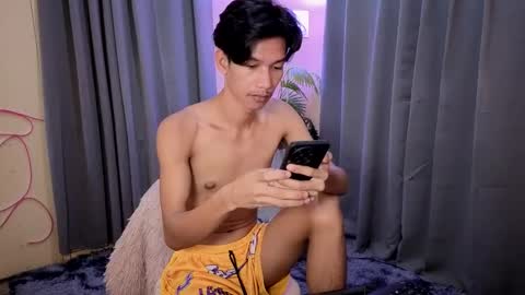 Snapshot of maxiebunny99 chatting on 09/10/25, 11:16 Reyn online show from 09/10/25, 11:16