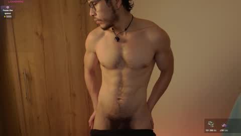 Snapshot of maxifit_ chatting on 02/06/26, 01:43 Mikael online show from 02/06/26, 01:43