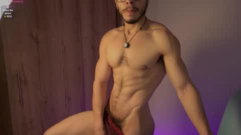 Snapshot of maxifit_ chatting on 03/10/26, 09:25 Mikael online show from 03/10/26, 09:25