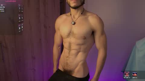 Snapshot of maxifit_ chatting on 03/19/26, 09:24 Mikael online show from 03/19/26, 09:24