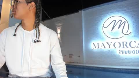 maxim online show from 11/15/25, 04:54