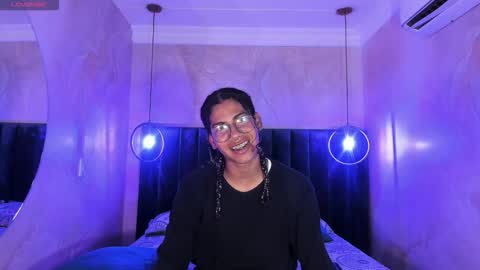 maxim online show from 11/18/25, 03:23