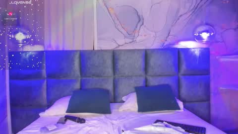 maxim online show from 12/05/25, 04:43